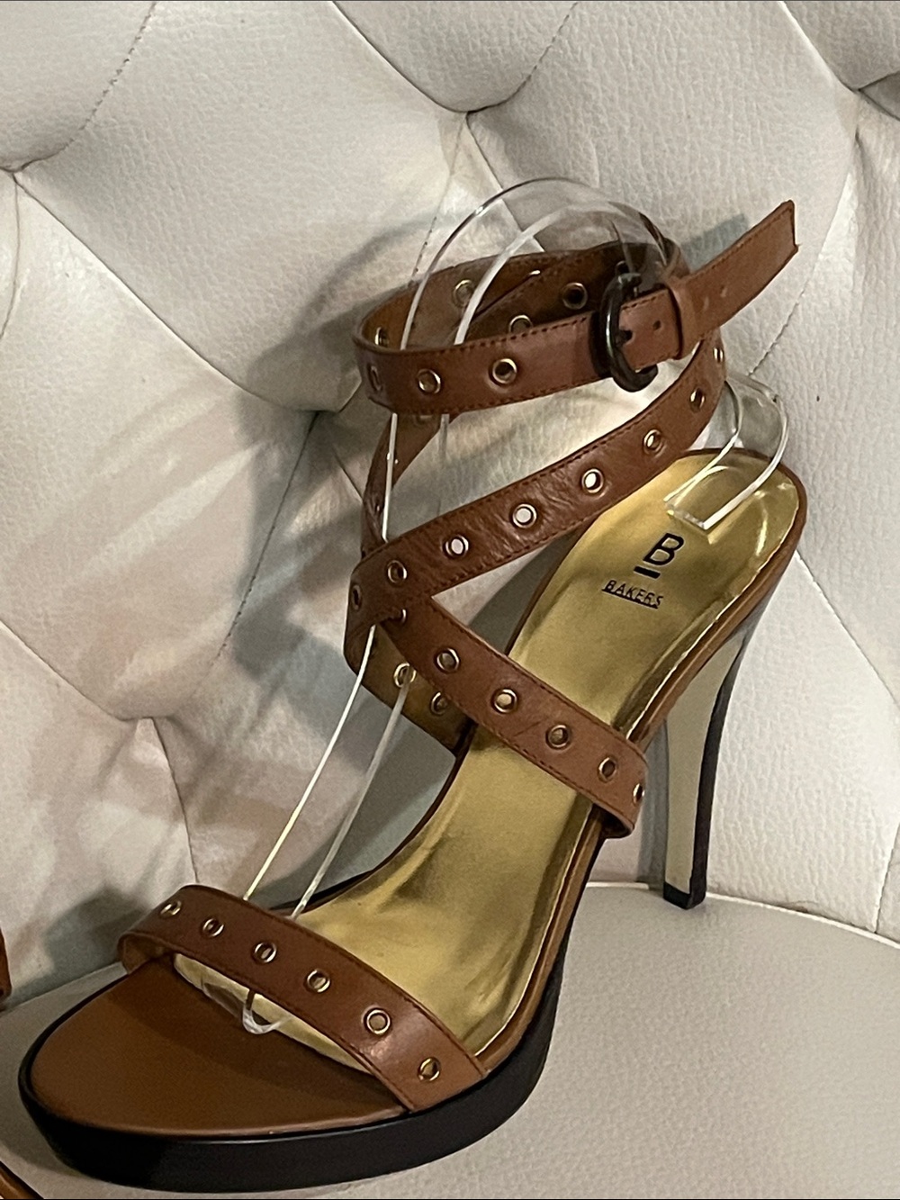Bakers Brown Leather Studded Strappy Heels Size 8 Eye Catching Beautiful